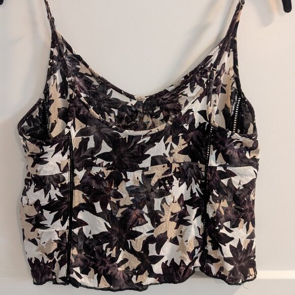 Aritzia Cropped Floral Blouse - Picture 3 of 5